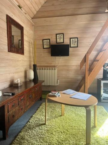 Gite Et Chambre D'Hote Gussignies Exterior foto
