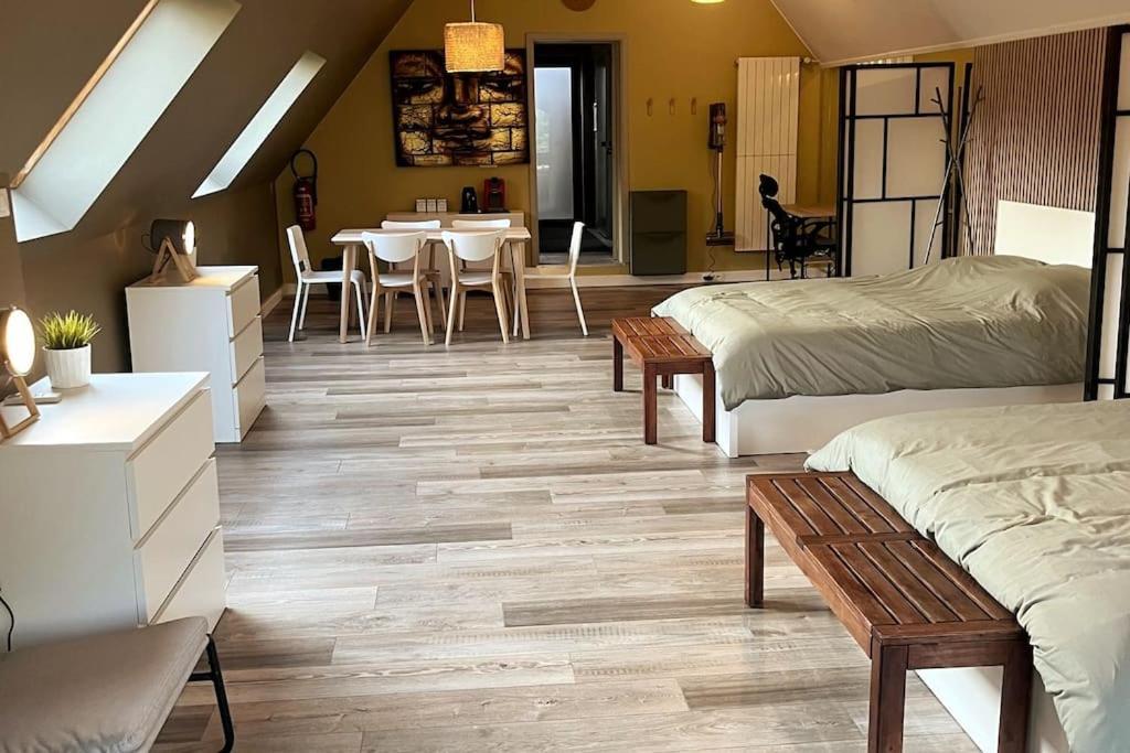 Gite Et Chambre D'Hote Gussignies Exterior foto
